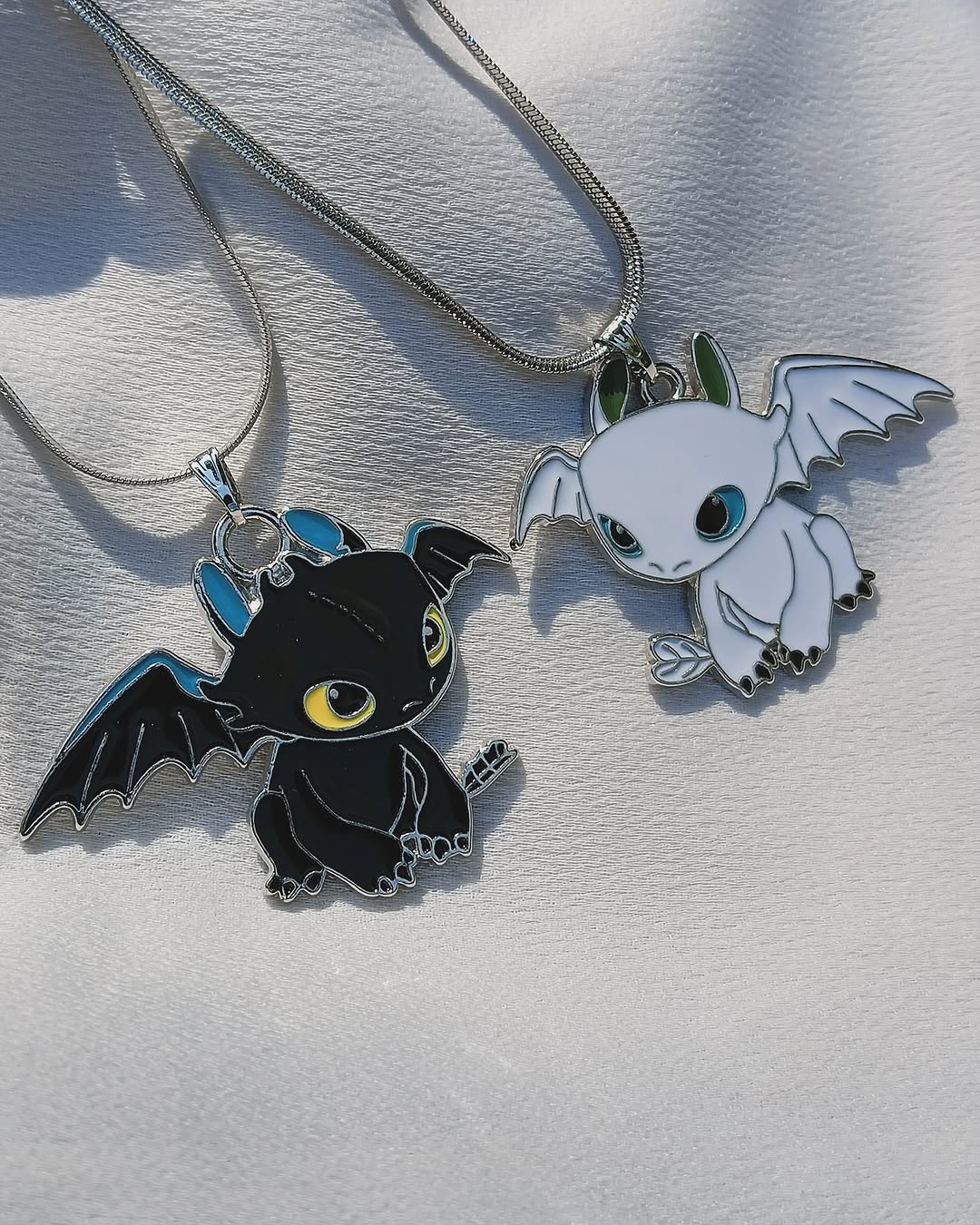 Night fury x light fury pendent