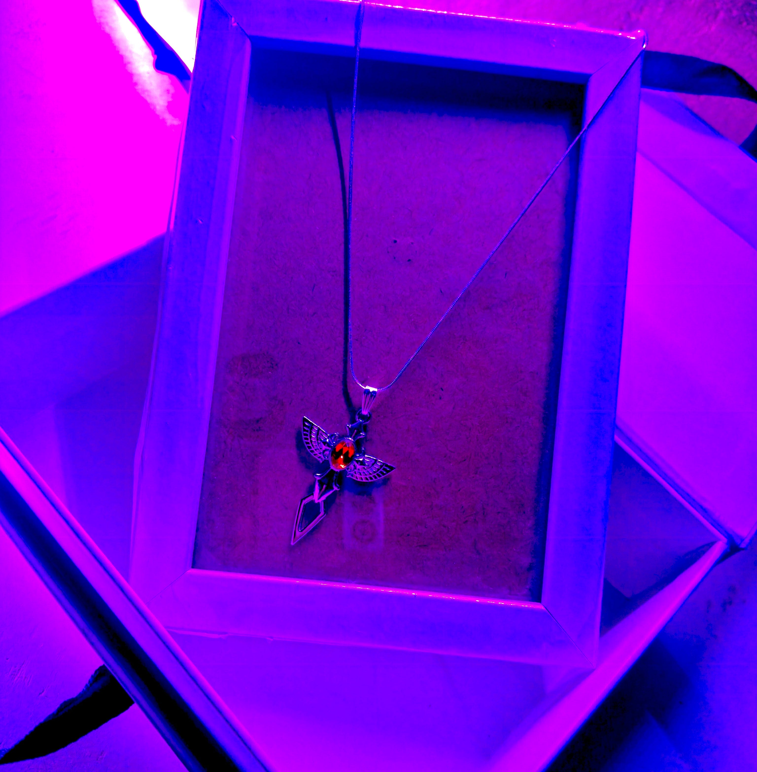 Alpha men pendent