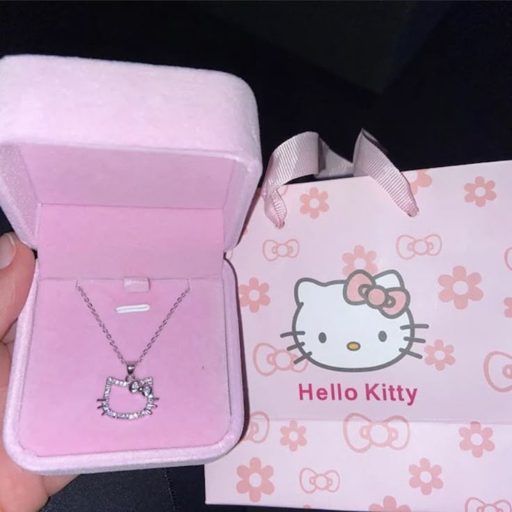 Hello kitty pendent