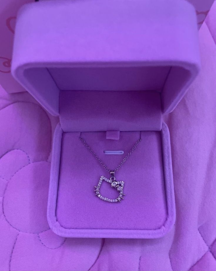 Hello kitty pendent