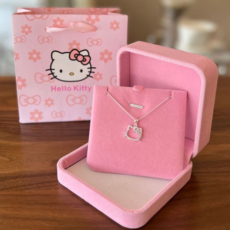 Hello kitty pendent