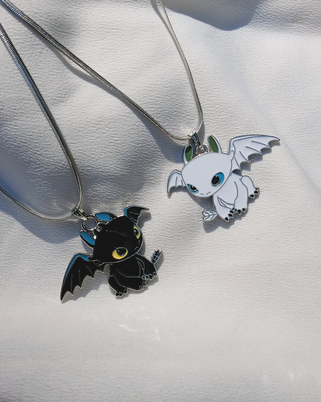 Night fury x light fury pendent